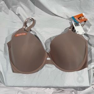 Warner’s No Side Effects Underwire Bra Size 40D